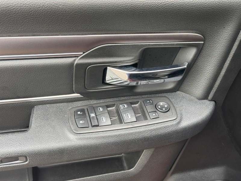 Ram 1500 Classic Vehicle Image 14