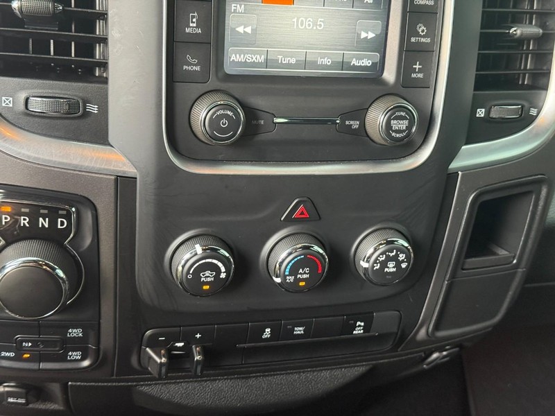 Ram 1500 Classic Vehicle Image 25