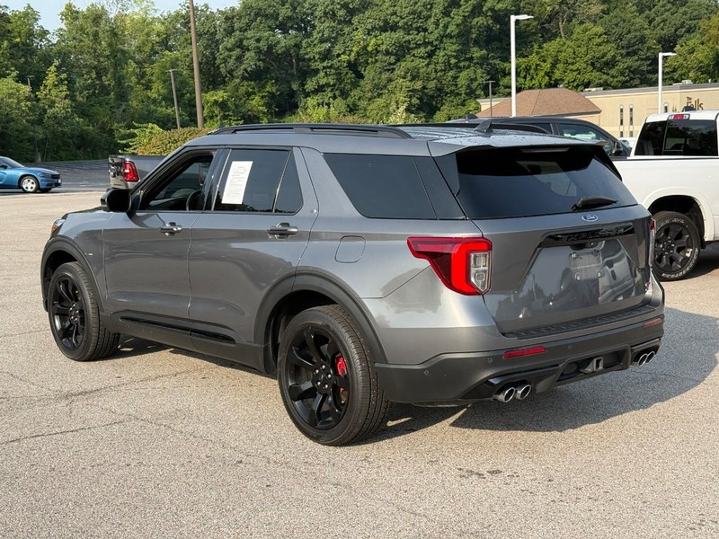 Ford Explorer Vehicle Image 04