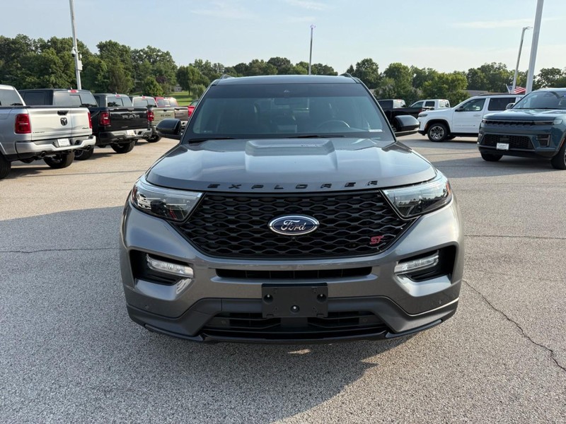 Ford Explorer Vehicle Image 13