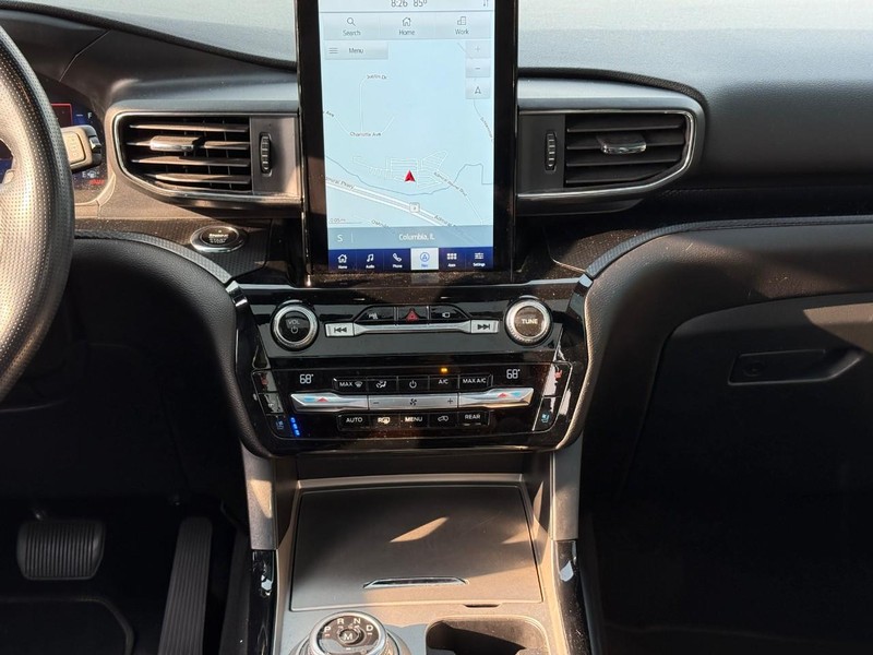 Ford Explorer Vehicle Image 18