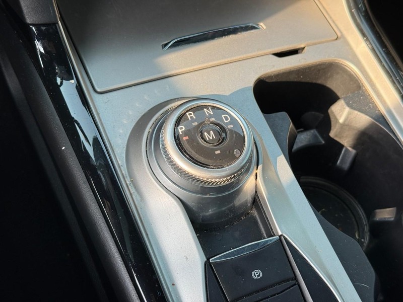 Ford Explorer Vehicle Image 28