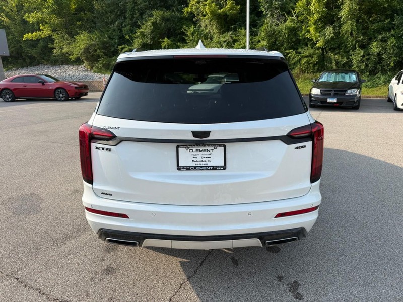 Cadillac XT6 Vehicle Full-screen Gallery Image 07