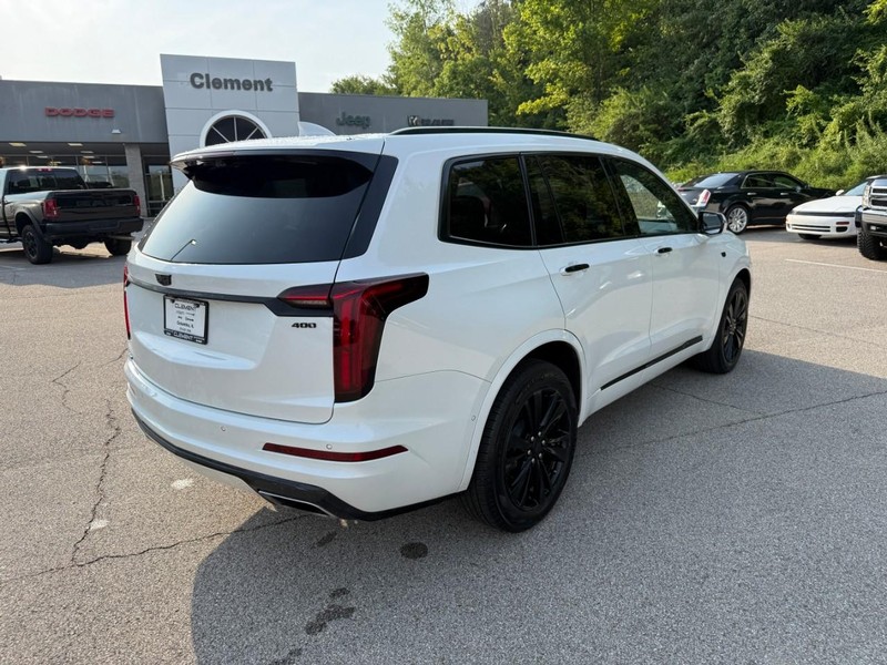 Cadillac XT6 Vehicle Full-screen Gallery Image 08