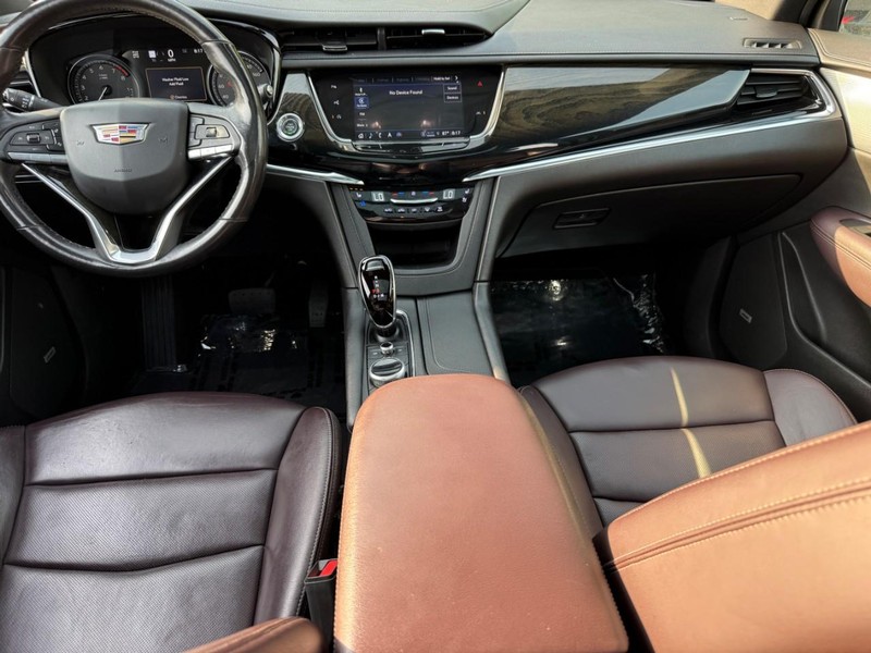 Cadillac XT6 Vehicle Full-screen Gallery Image 13