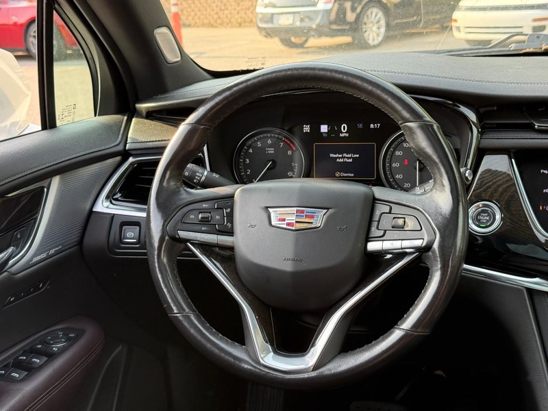 Cadillac XT6 Vehicle Full-screen Gallery Image 14