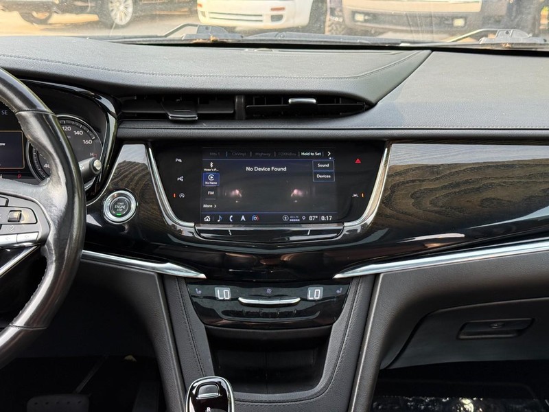 Cadillac XT6 Vehicle Full-screen Gallery Image 15