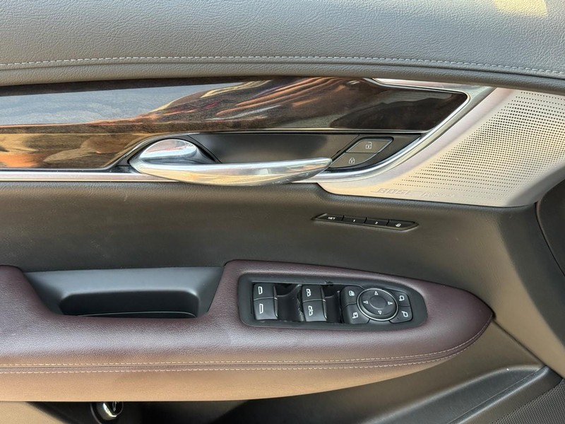 Cadillac XT6 Vehicle Full-screen Gallery Image 18