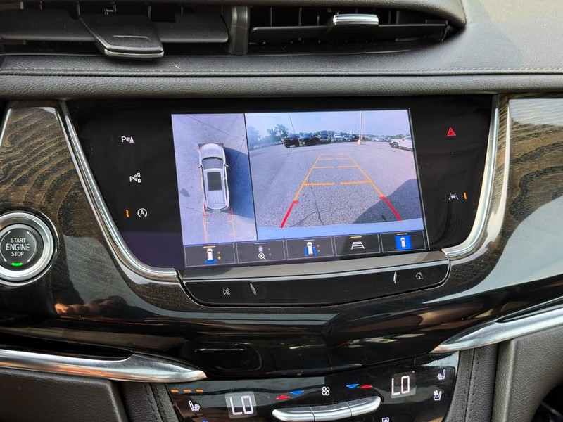 Cadillac XT6 Vehicle Full-screen Gallery Image 24