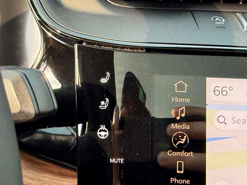 Jeep Grand Cherokee Vehicle Full-screen Gallery Image 18