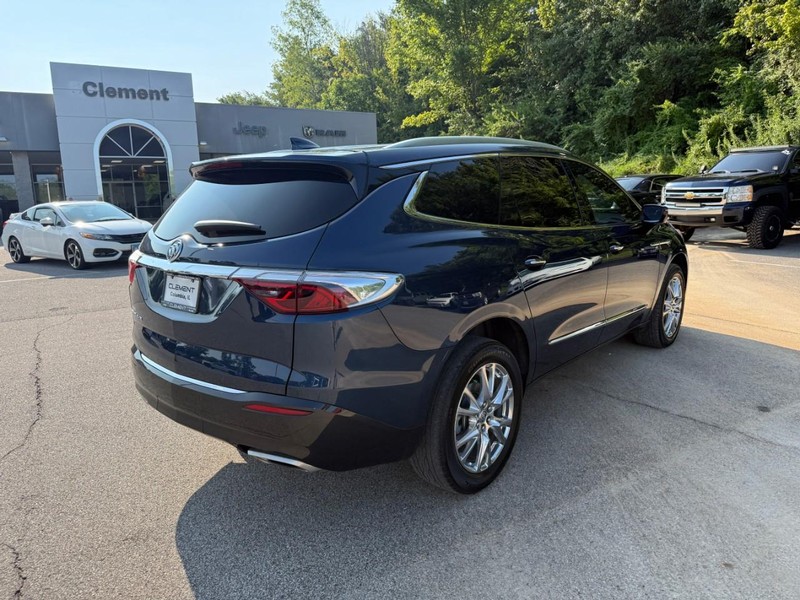 Buick Enclave Vehicle Full-screen Gallery Image 7