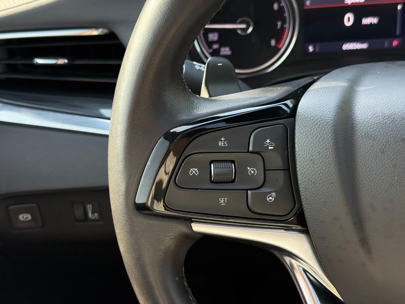 Buick Enclave Vehicle Full-screen Gallery Image 19