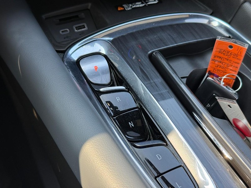 Buick Enclave Vehicle Full-screen Gallery Image 22