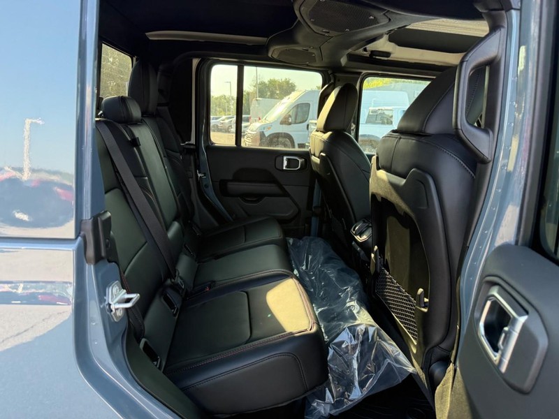 Jeep Gladiator Vehicle Image 07
