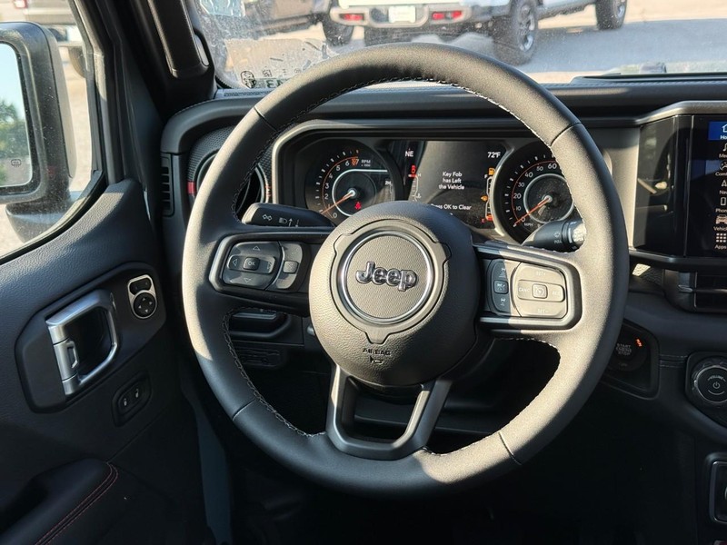 Jeep Gladiator Vehicle Image 09