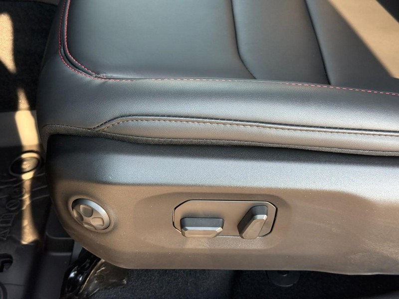 Jeep Gladiator Vehicle Image 15