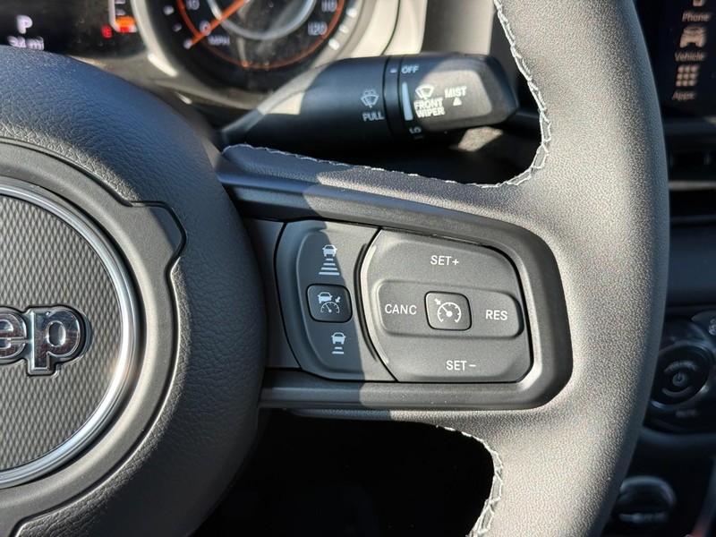Jeep Gladiator Vehicle Image 17