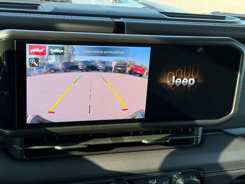Jeep Gladiator Vehicle Image 19