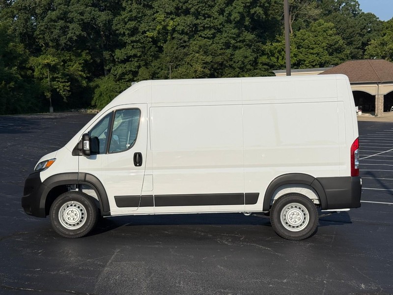 Ram ProMaster Cargo Van Vehicle Full-screen Gallery Image 2