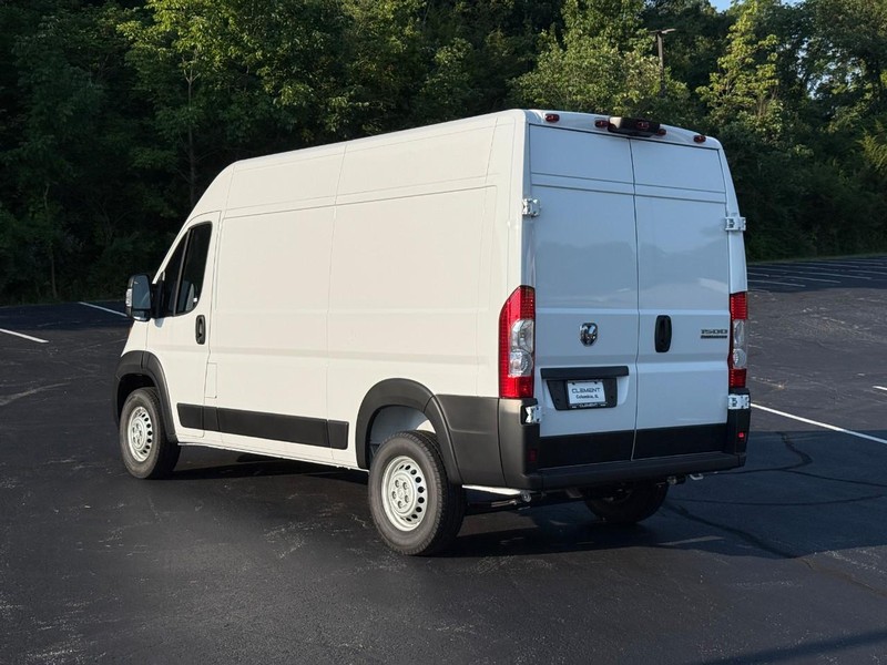 Ram ProMaster Cargo Van Vehicle Full-screen Gallery Image 3