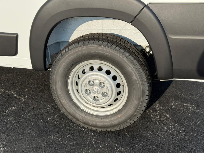 Ram ProMaster Cargo Van Vehicle Full-screen Gallery Image 4