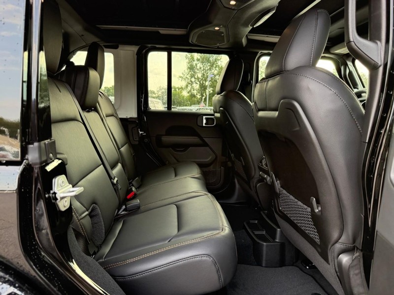 Jeep Wrangler Vehicle Image 07