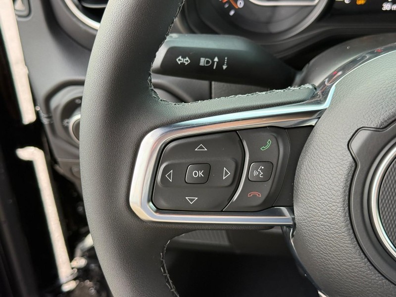 Jeep Wrangler Vehicle Image 16