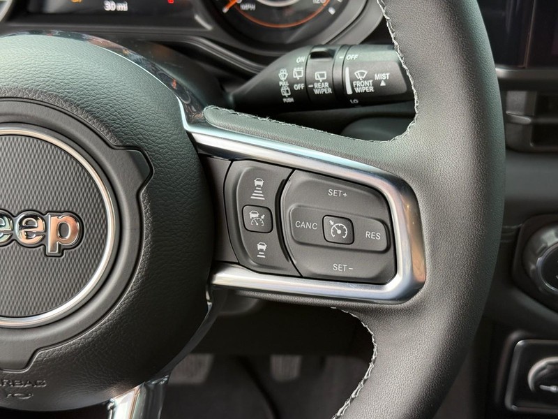 Jeep Wrangler Vehicle Image 17