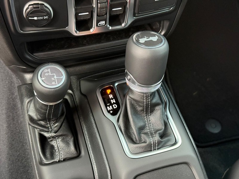 Jeep Wrangler Vehicle Image 18