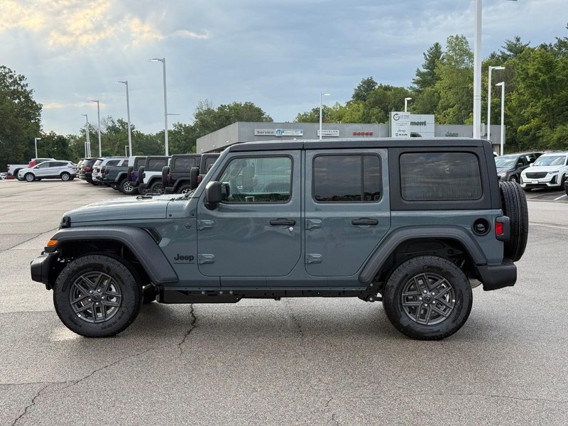 Jeep Wrangler Vehicle Image 03