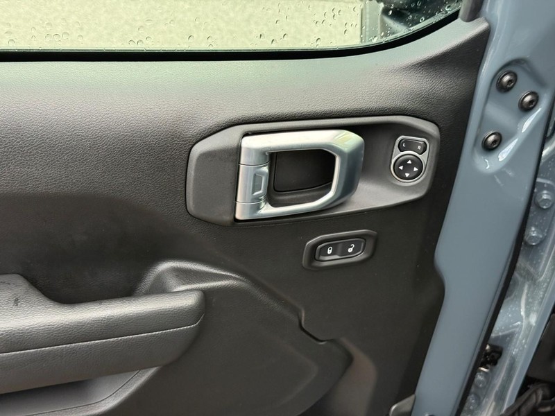 Jeep Wrangler Vehicle Image 13