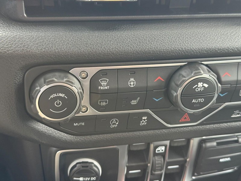 Jeep Wrangler Vehicle Image 18