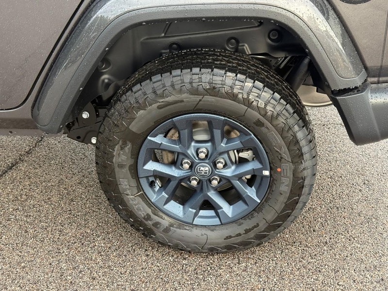 Jeep Wrangler Vehicle Full-screen Gallery Image 4