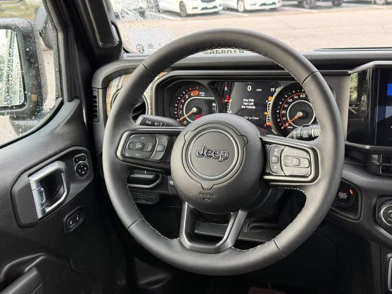 Jeep Wrangler Vehicle Full-screen Gallery Image 8