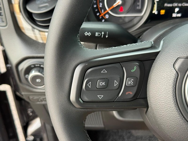Jeep Wrangler Vehicle Full-screen Gallery Image 13