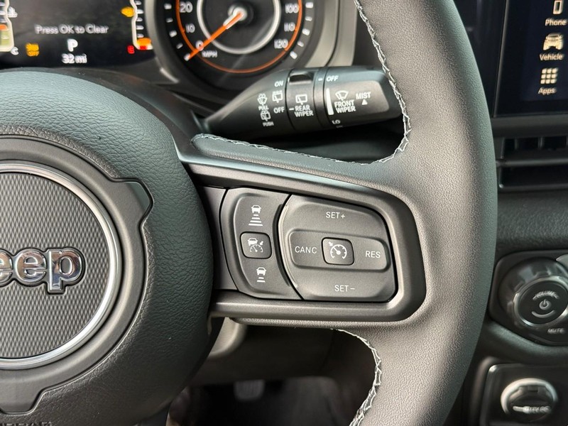 Jeep Wrangler Vehicle Full-screen Gallery Image 14