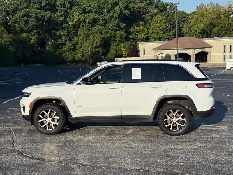 Jeep Grand Cherokee Vehicle Image 03