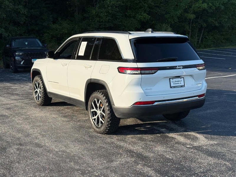 Jeep Grand Cherokee Vehicle Image 04