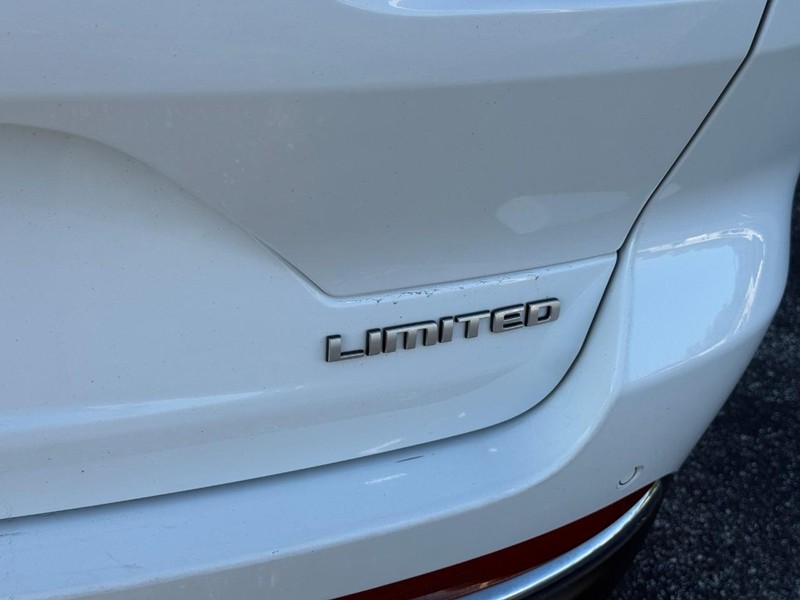 Jeep Grand Cherokee Vehicle Image 07