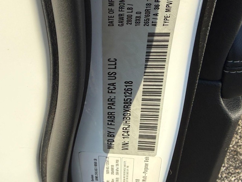 Jeep Grand Cherokee Vehicle Image 29