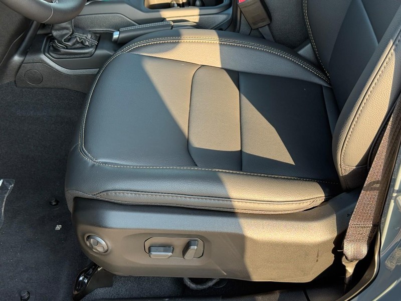 Jeep Wrangler Vehicle Image 13