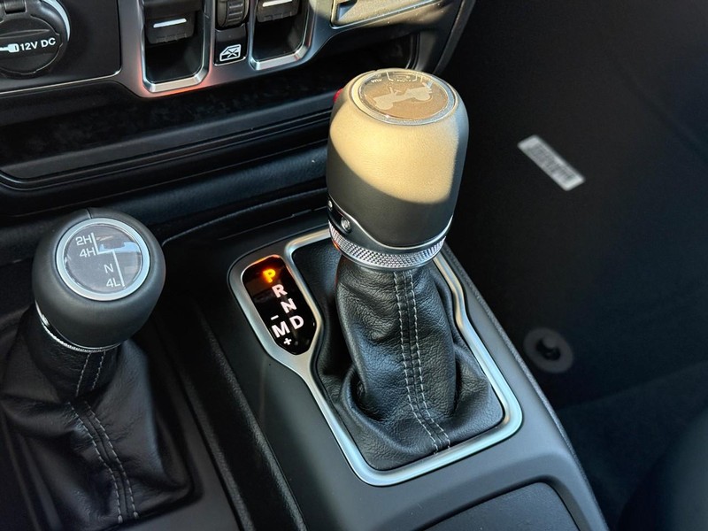 Jeep Wrangler Vehicle Image 17