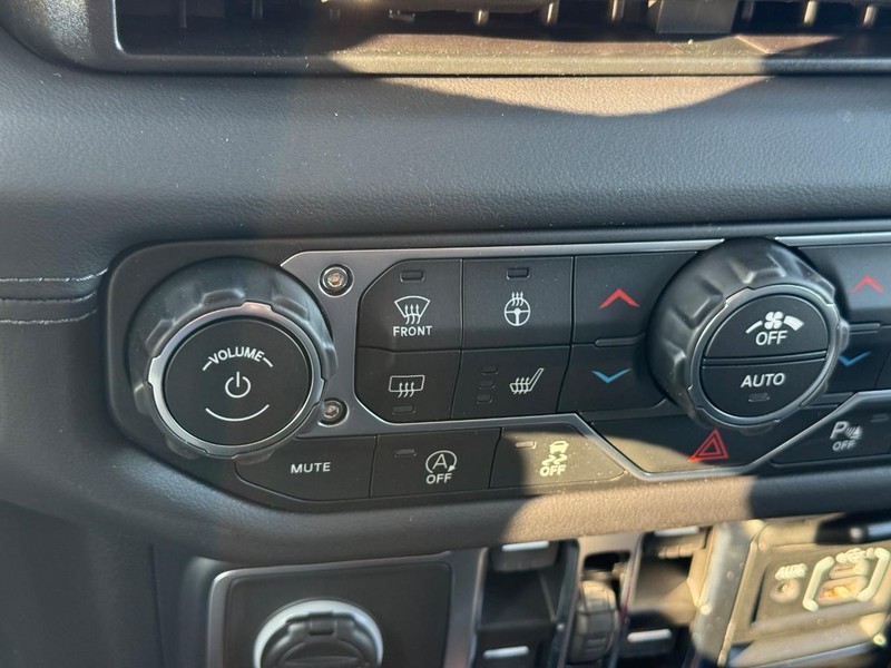Jeep Wrangler Vehicle Image 18
