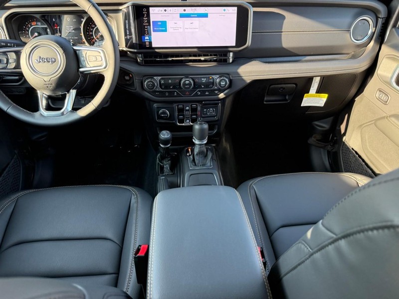 Jeep Wrangler Vehicle Image 07