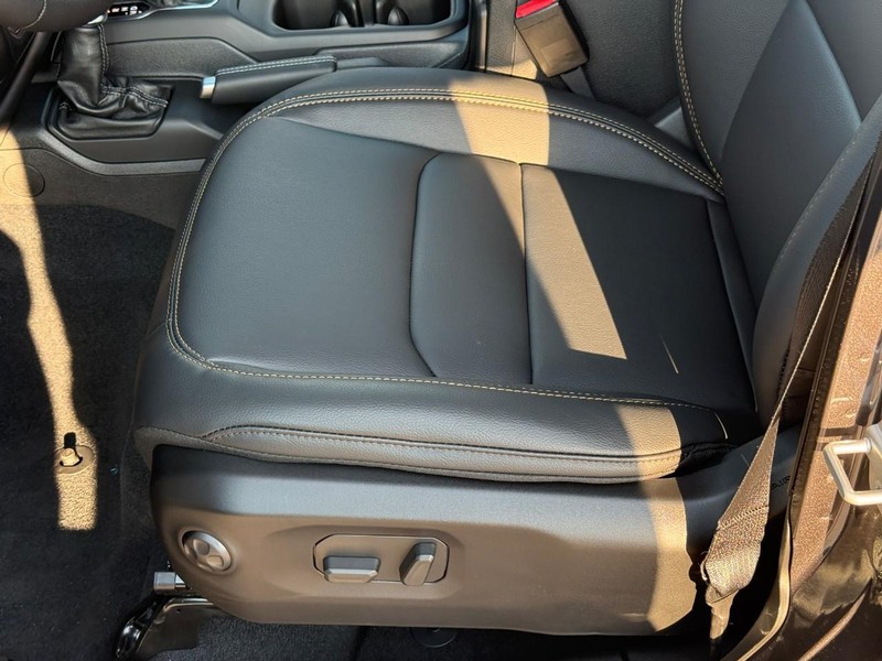 Jeep Wrangler Vehicle Image 13