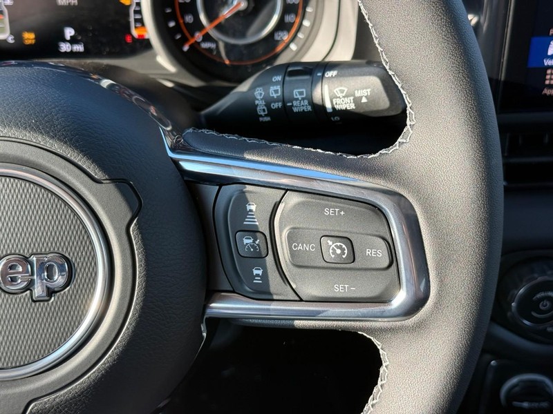 Jeep Wrangler Vehicle Image 16