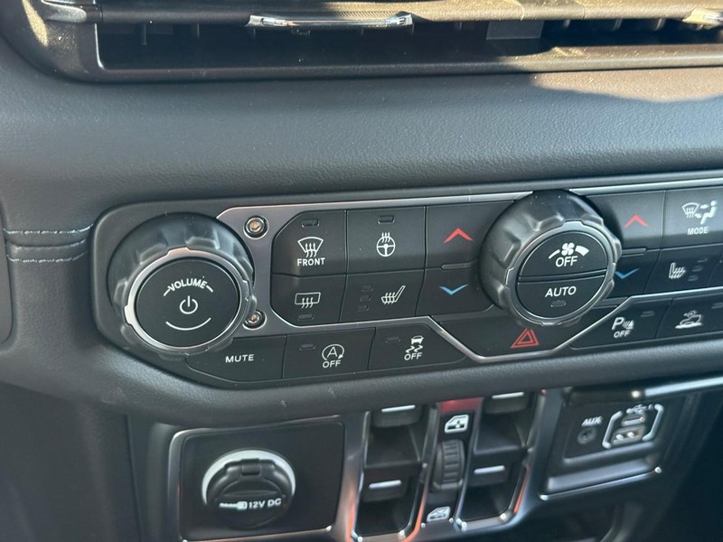 Jeep Wrangler Vehicle Image 18