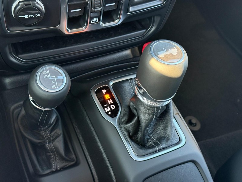 Jeep Wrangler Vehicle Image 19