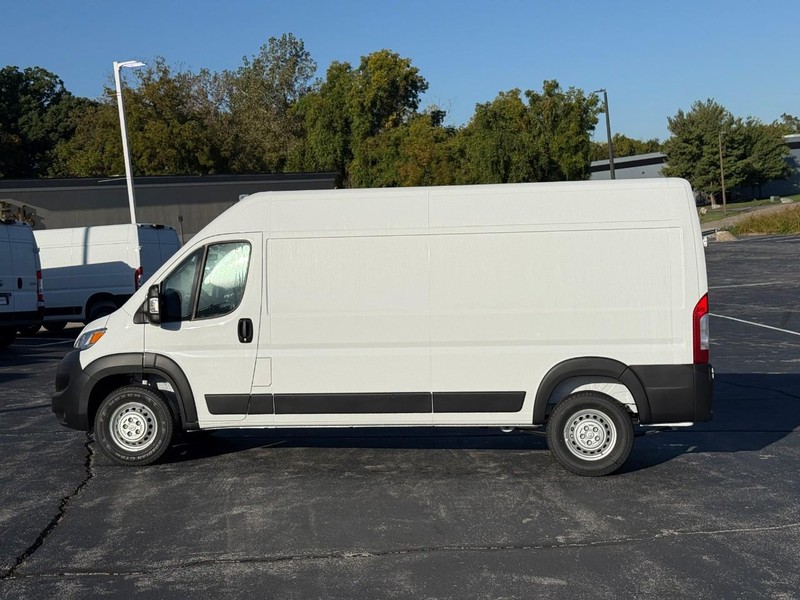 Ram ProMaster Cargo Van Vehicle Image 03