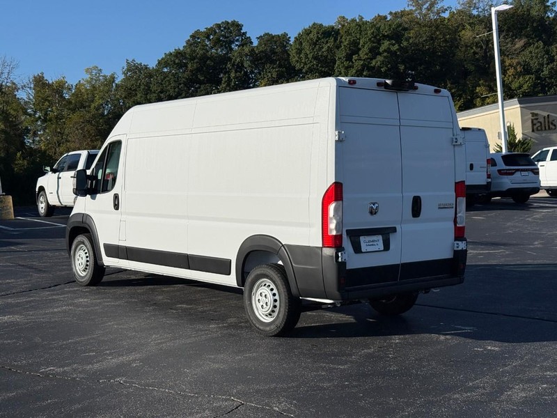 Ram ProMaster Cargo Van Vehicle Image 04